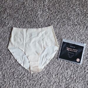 Treaking Seamless Stretch Mid-Waist Brief - Cream